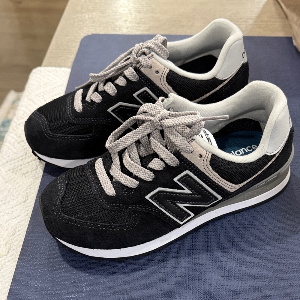 New Balance Black and Gray Lace-Up Sneakers - Picture 2 of 4